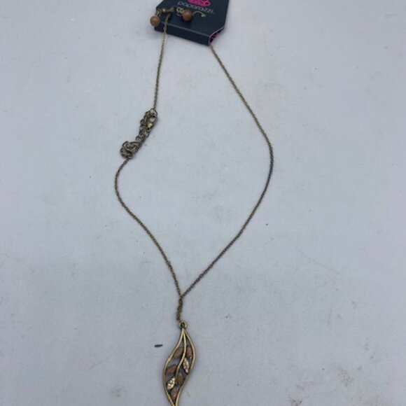 Paparazzi Let Stem Talk Brass Necklace W/Matching Earrings - Picture 2 of 3